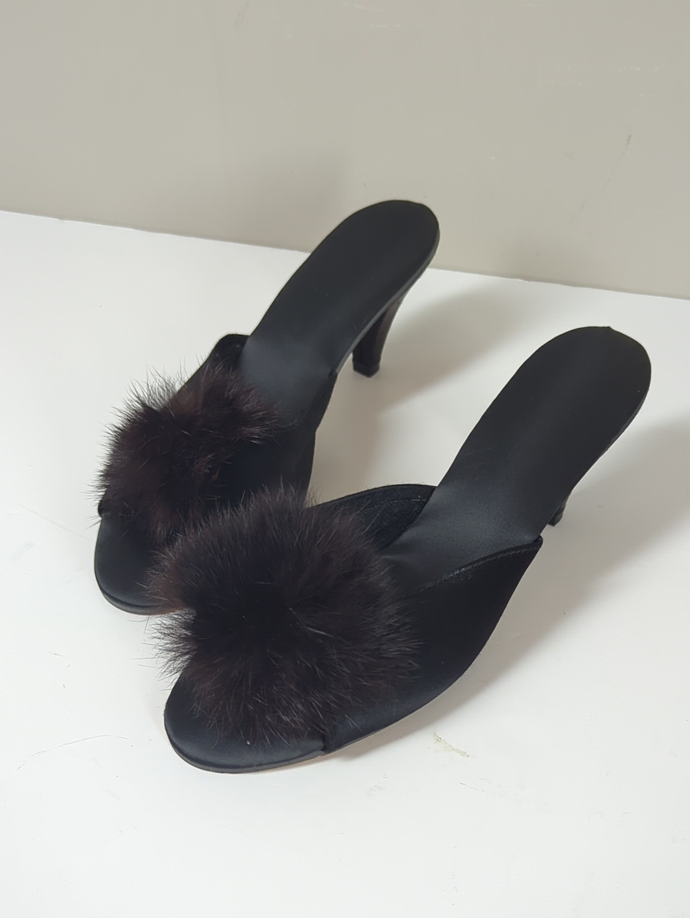 Black Fur Pom Slide Heels - Fancy Heeled Slippers Vintage House Shoes 7